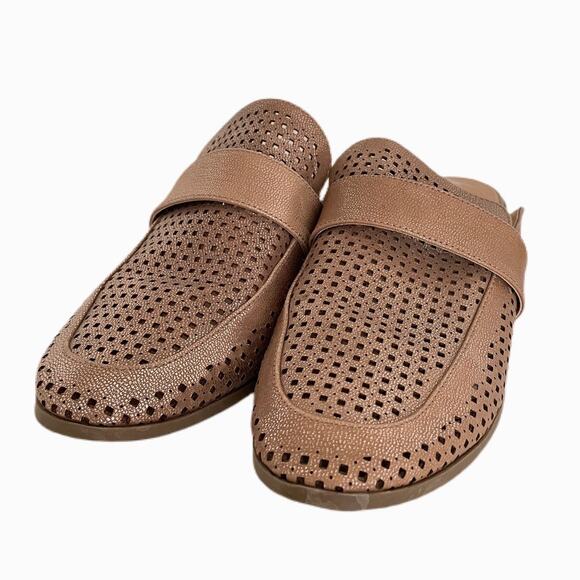 Me Too Slip On Shoes Sz 6.5 - Picture 1 of 9